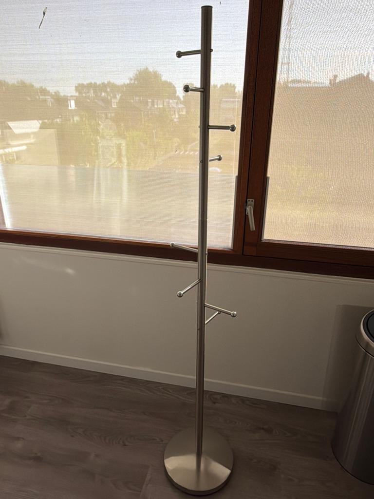 Moderne RVS staande kapstok met 8 haken, Huis en Inrichting, Ophalen, Zo goed als nieuw, Metaal, Staande kapstok
