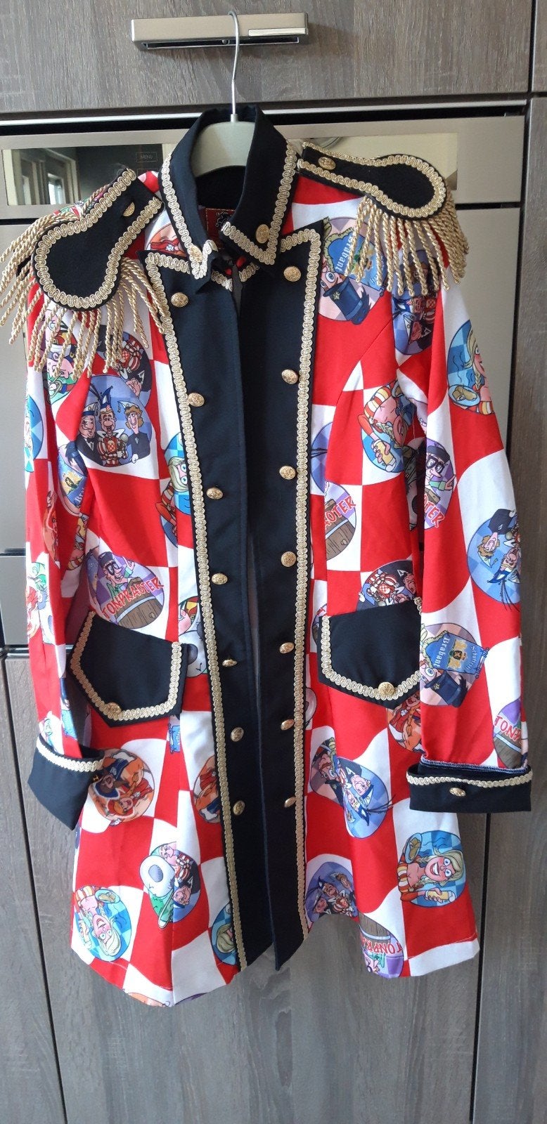 Jas dames 'Brabant' als nieuw, Kleding | Dames, Carnavalskleding en Feestkleding, Ophalen of Verzenden, Zo goed als nieuw, Carnaval