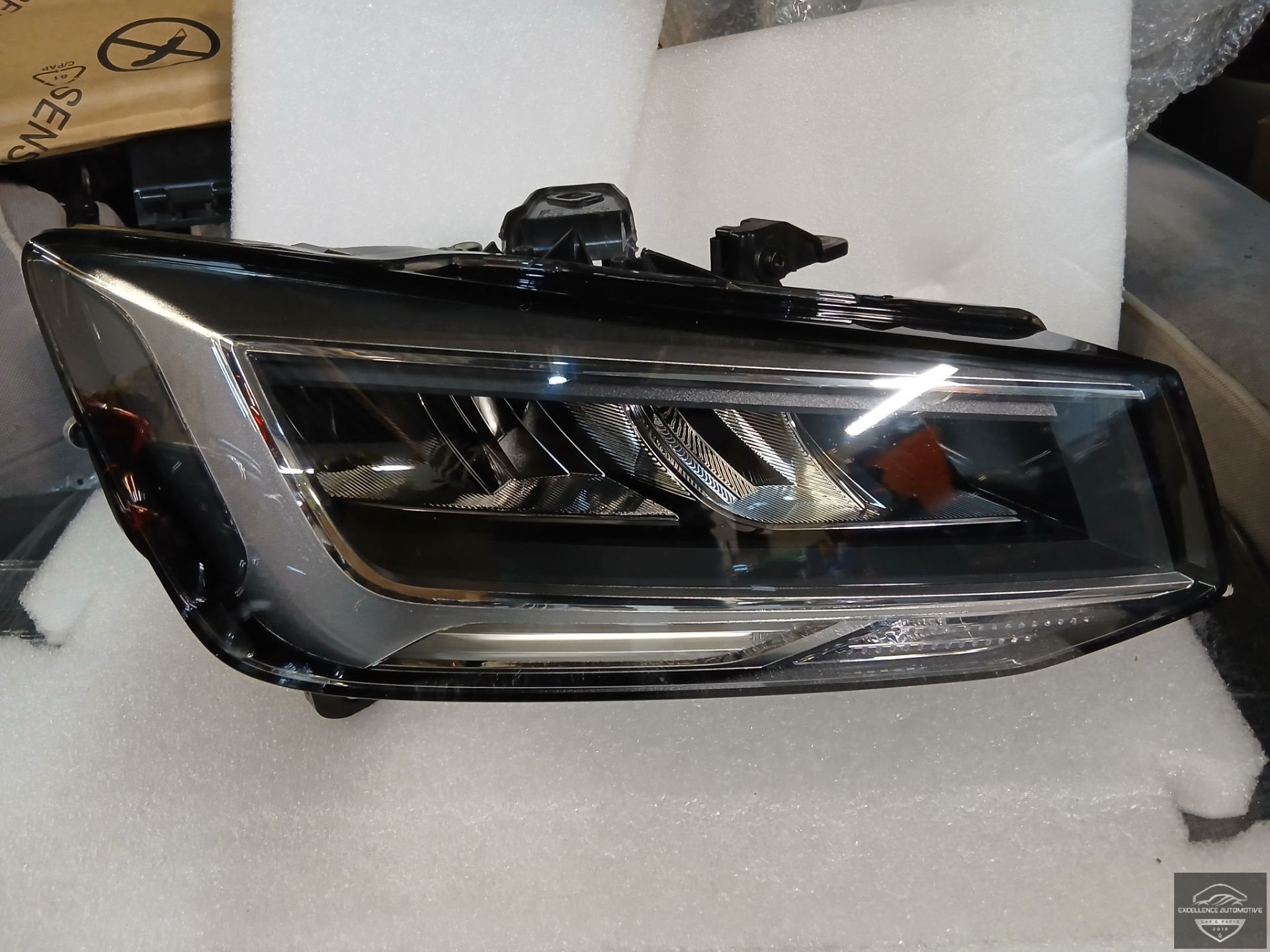 Audi Q2 81A Facelift 2020+ Vol LED Koplamp Rechts 81A941012C, Auto-onderdelen, Gebruikt, AUDI AG, Auto-Union-Strasse 1
85045  Ingolstadt, DE