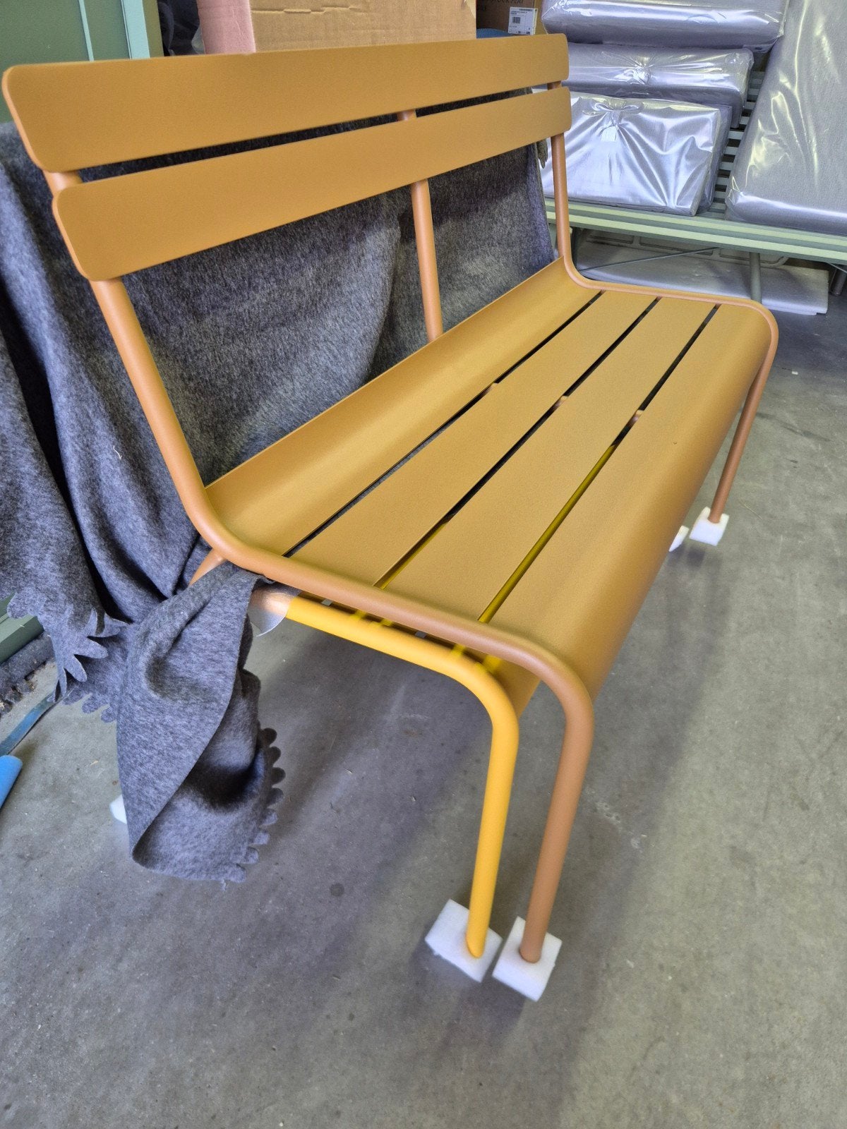 Nieuwe fermob Luxembourg tuinbank 115 cm gingerbread, Ophalen, Nieuw, Aluminium