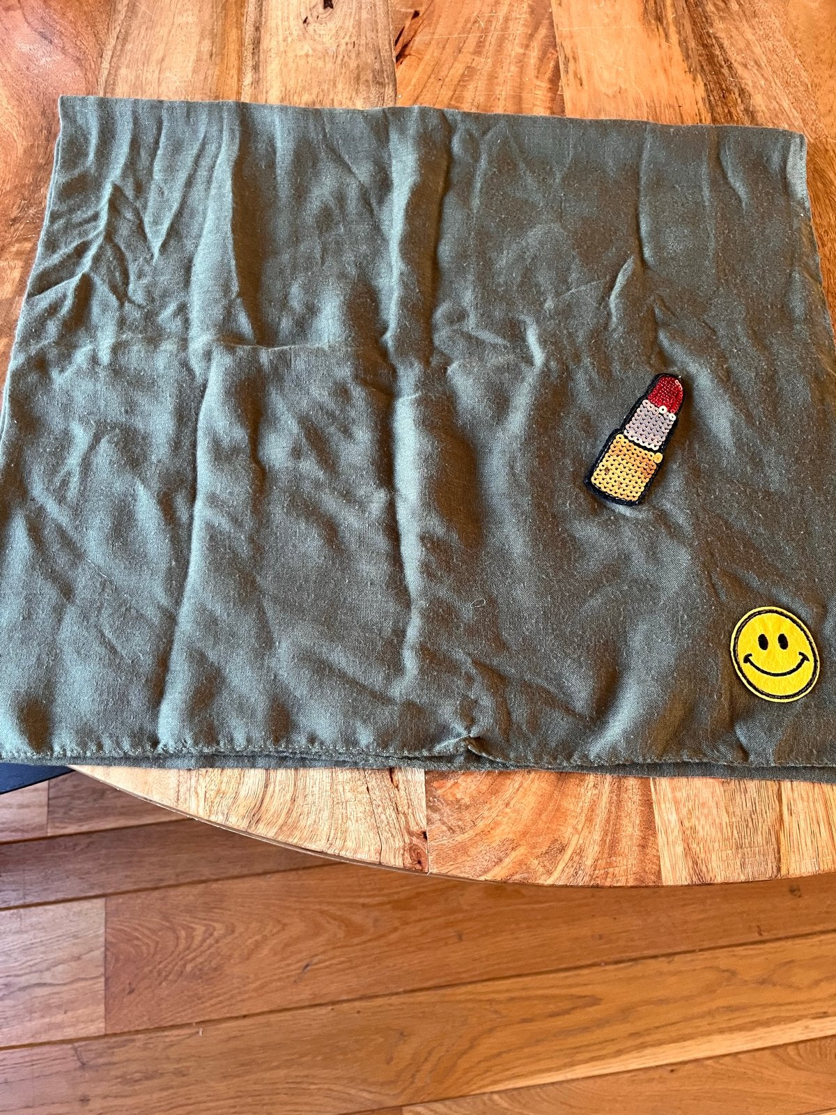 Groene sjaal met patches 50x175 cm, Kleding | Dames, Ophalen of Verzenden, Zo goed als nieuw, Sjaal