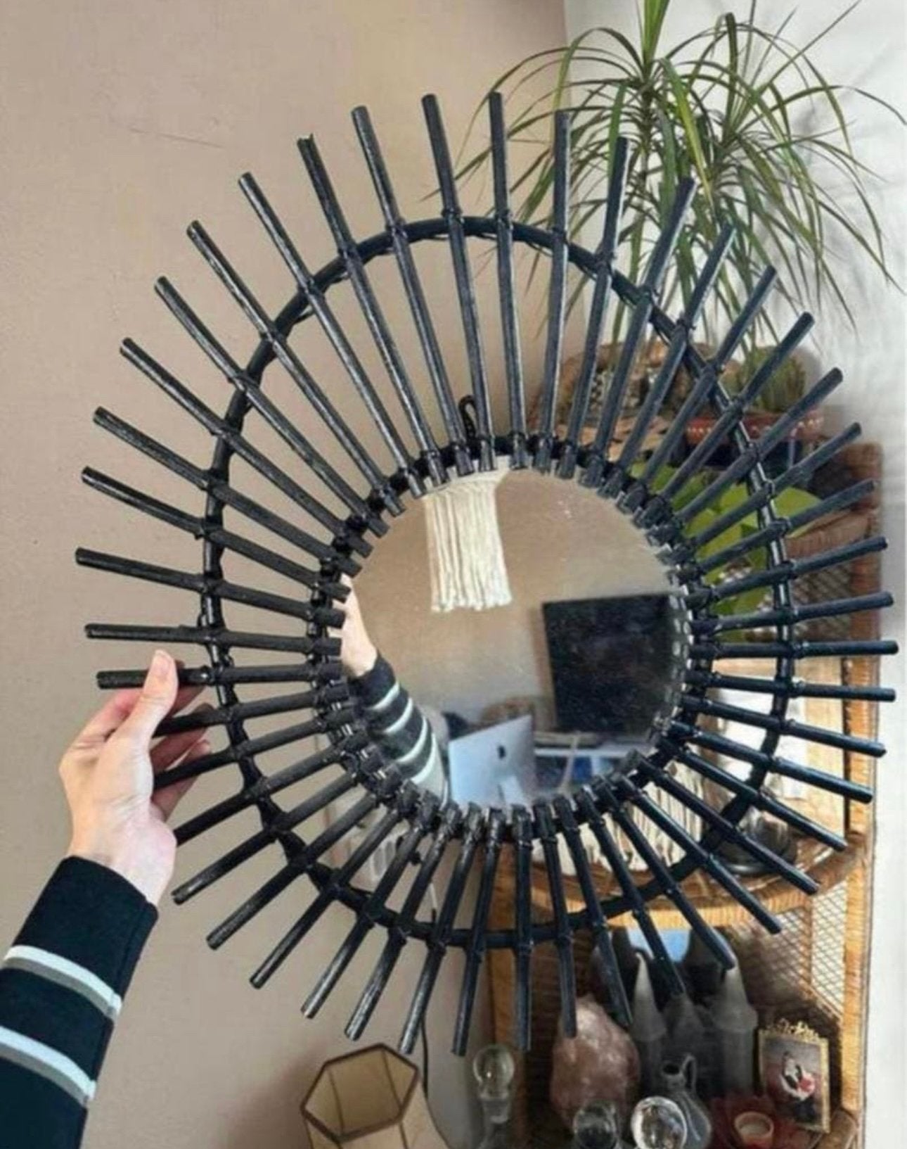 Decoratieve ronde spiegel met een ovale omlijsting, Huis en Inrichting, Ophalen, Minder dan 50 cm, Rond, Zo goed als nieuw