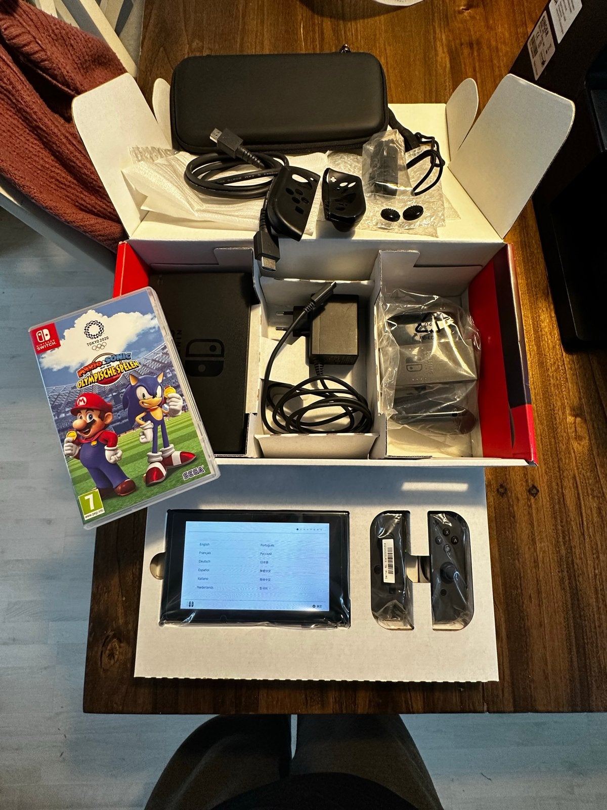 Nintendo Switch (versie 2019) + Mario & Sonic + accessoires, Switch 2019 Upgrade, Met games, Met 2 controllers, Ophalen of Verzenden