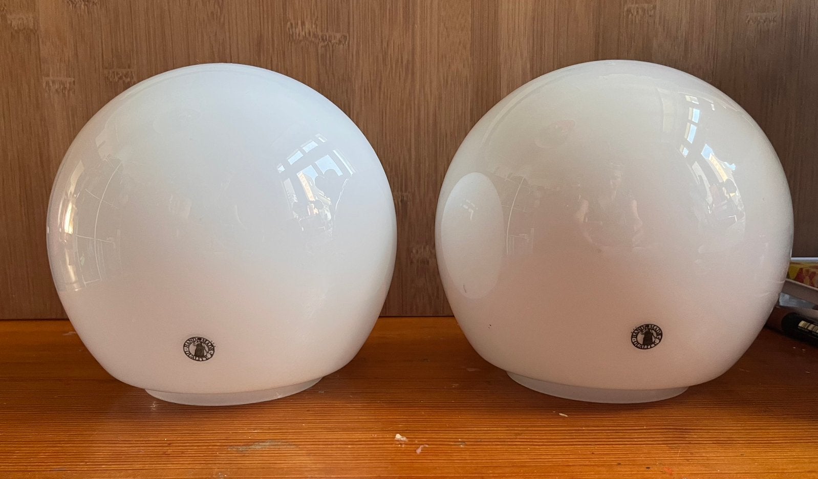Twee glazen (Frihult) lampen bolletjes, Wit, Zo goed als nieuw, Glas, Ophalen of Verzenden