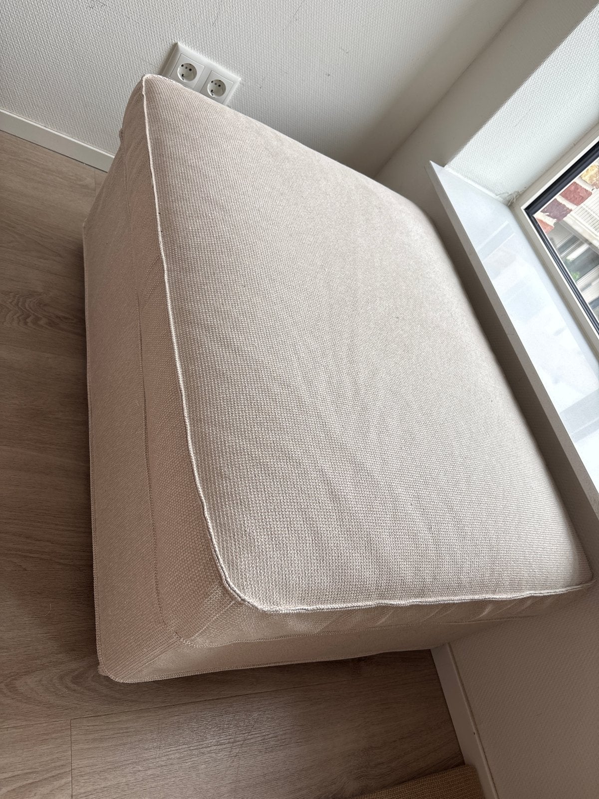 Hocker ikea, Ophalen, Vierkant, Zo goed als nieuw, Stof