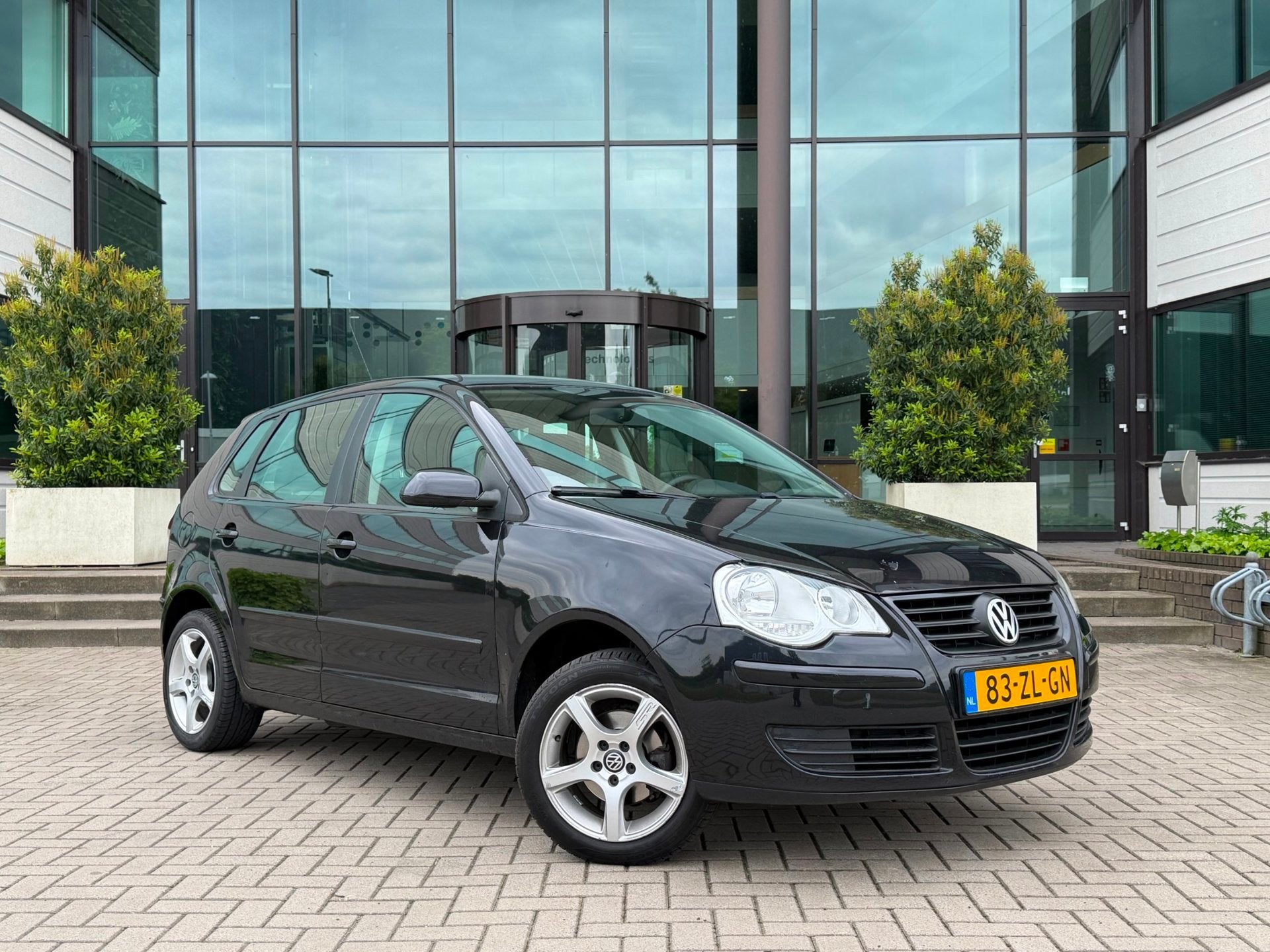 Volkswagen Polo 1.4-16V Comfortline | AUT. | Nieuwe APK, 4 cilinders, Zwart, Bedrijf, 1033 kg