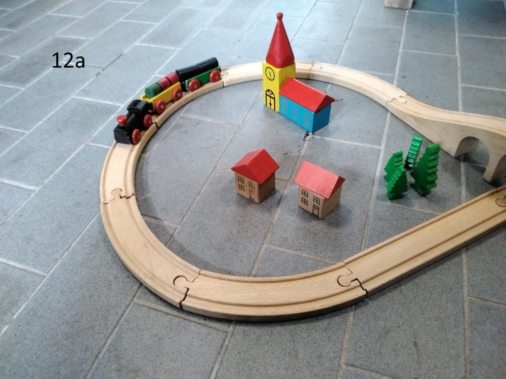 houten treinbaan, huisjes, brug, Ophalen, Gebruikt, Duw- of Trekspeelgoed