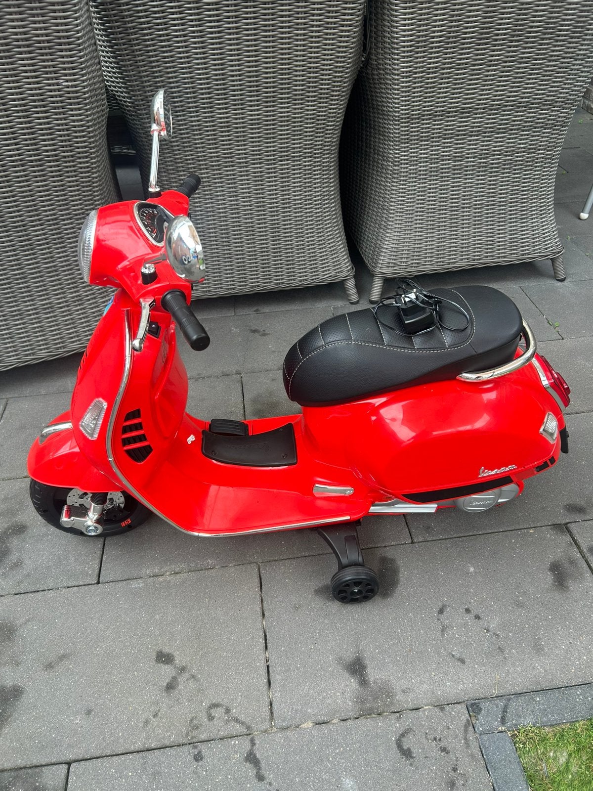 Kinder vespa accu scooter, Ophalen, Zo goed als nieuw