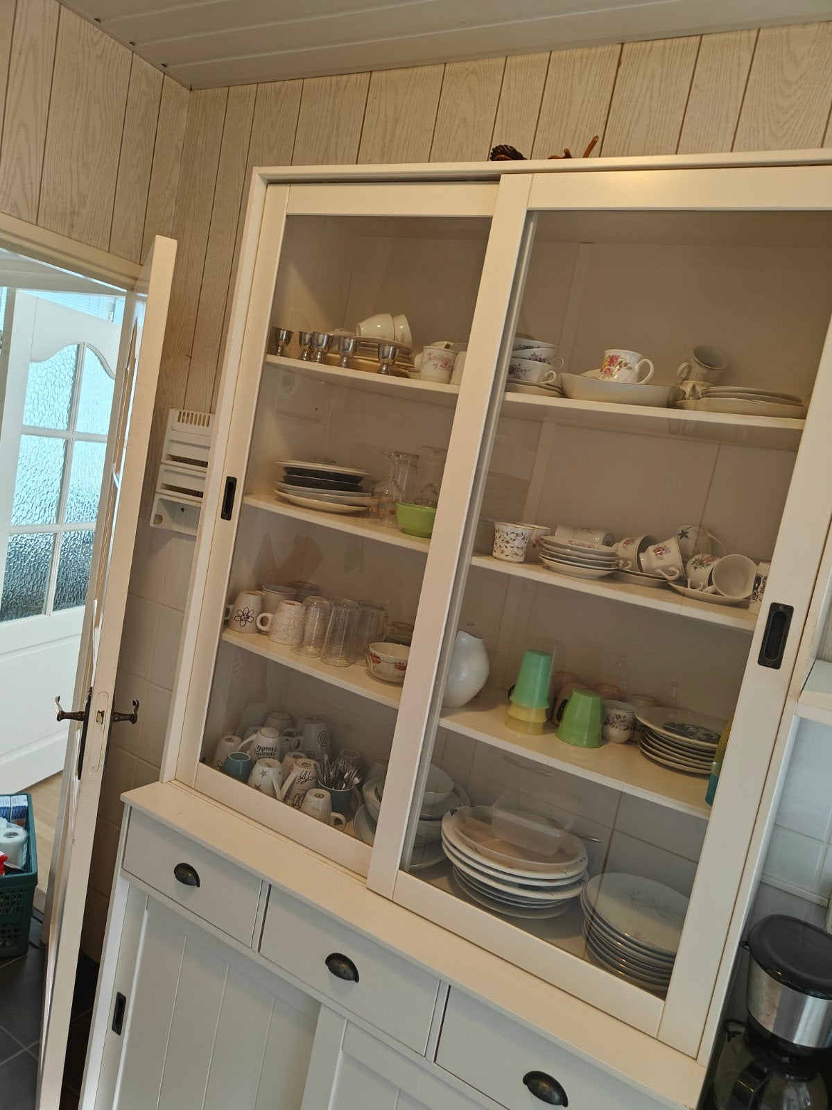 Nette buffetkast,glazen deuren, Huis en Inrichting, Kasten | Buffetkasten, Met deur(en), 200 cm of meer, M, Ophalen of Verzenden