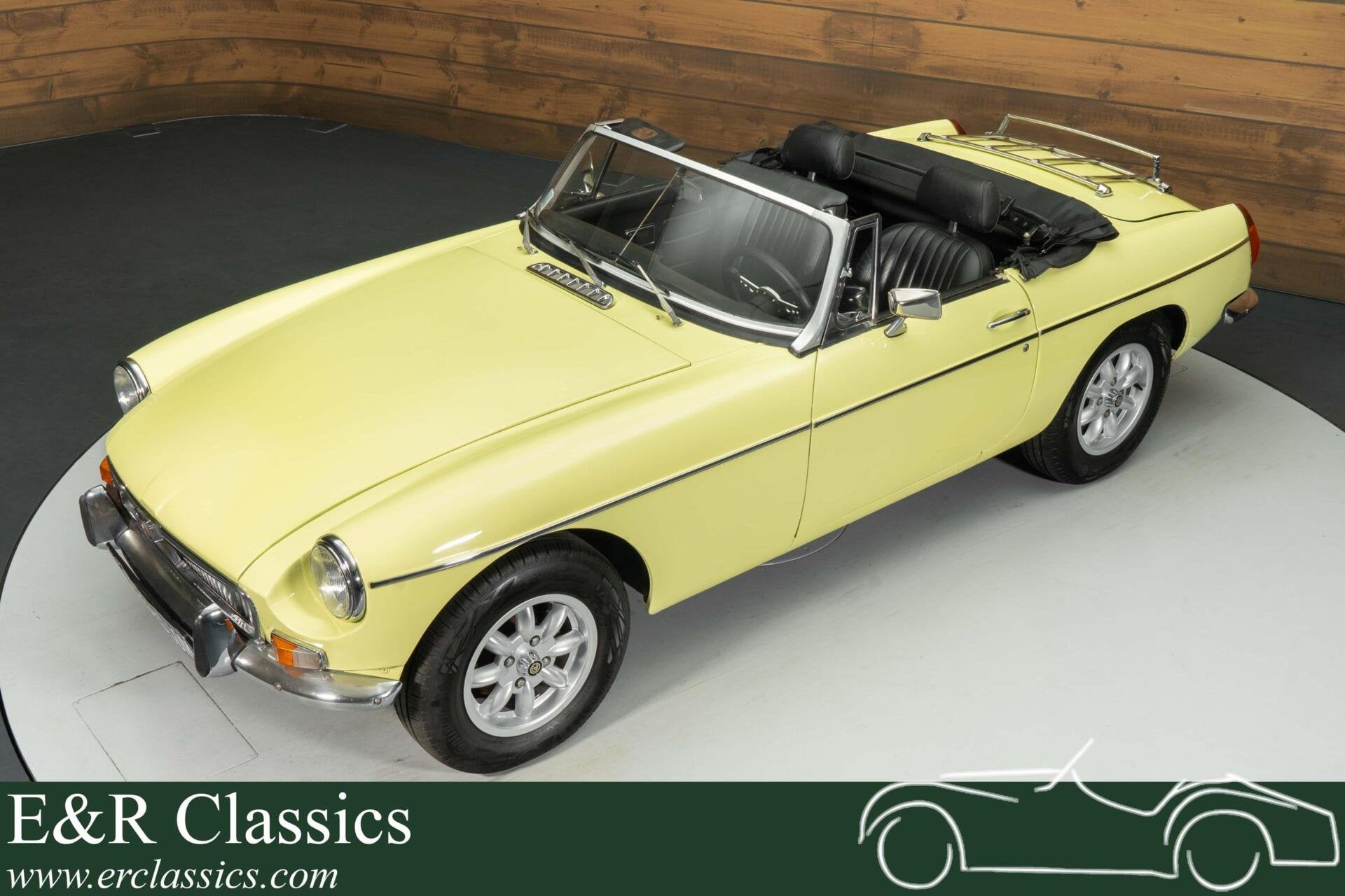 MG MGB Cabriolet | 1977, Achterwielaandrijving, Zwart, 95 pk, Cabriolet