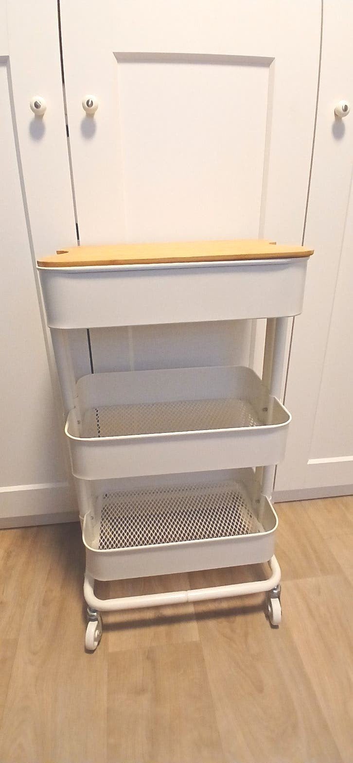 Trolley Ikea Raskog wit zgan met 1 deksel, Huis en Inrichting, Ophalen, Trolley, Metaal, Zo goed als nieuw