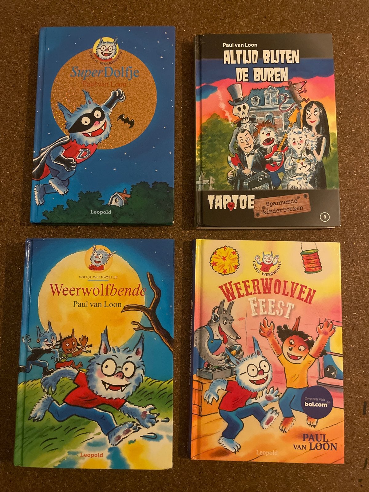 Paul van Loon boeken: Super Dolfje, Weerwolfbende, Weerwolve, Boeken, Ophalen of Verzenden, Zo goed als nieuw, Fictie algemeen