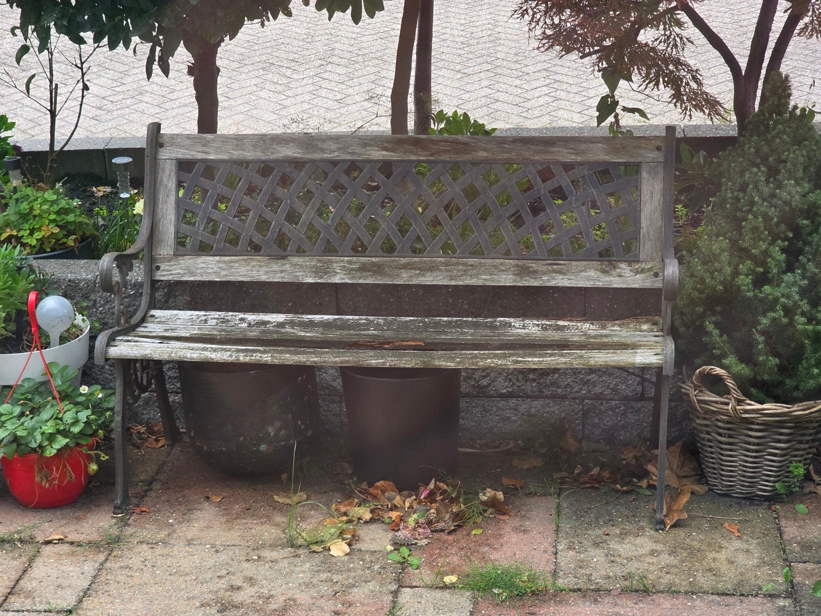 Gratis brocante houten stalen tuinbankje, Tuin en Terras, Tuinbanken, Ophalen of Verzenden, Gebruikt, Hout