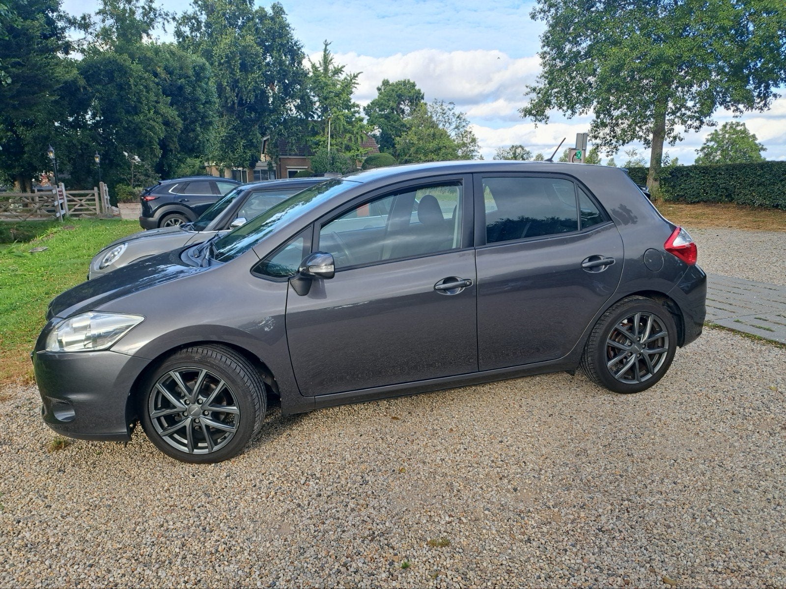 Toyota Auris automaat benzine 16, Auto's, Toyota, Zwart, 4 cilinders, 1600 cc, Particulier