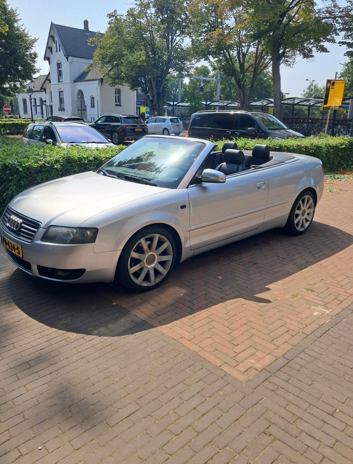 Audi a4 2.4 cabrio, Auto's, Audi, Cabriolet, 4 stoelen, 10 km/l, Particulier