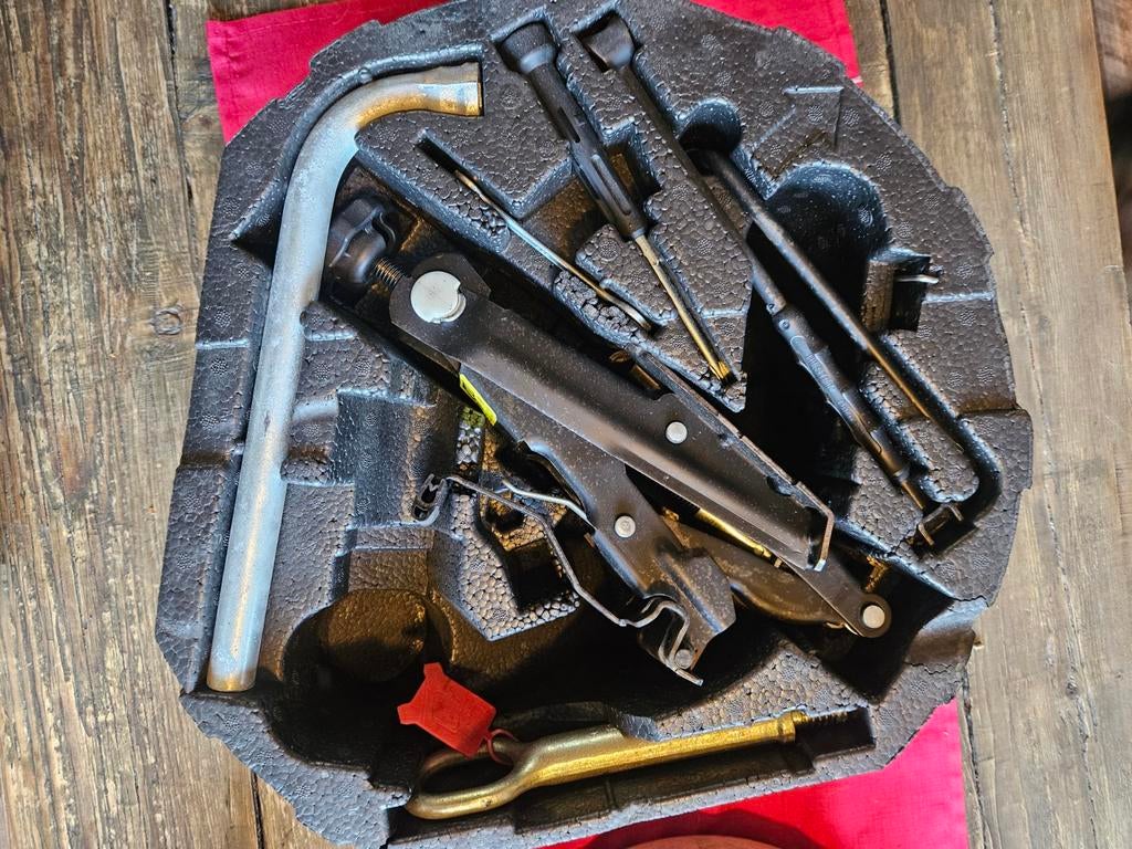 Te koop compleet set boord gereedschap, Ophalen of Verzenden, Gebruikt
