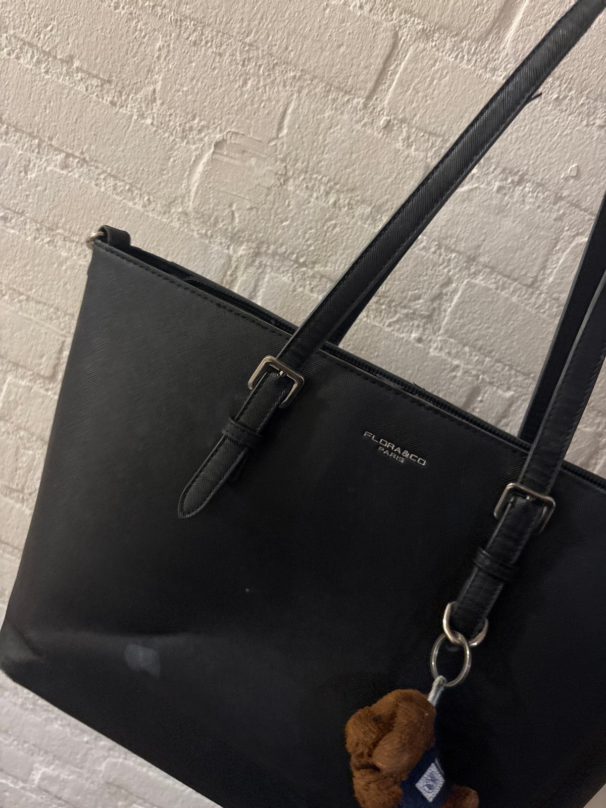 Flora & Co Zwarte Handtas - Kan schoongemaakt worden, Sieraden, Tassen en Uiterlijk, Ophalen, Gebruikt, Zwart, Handtas