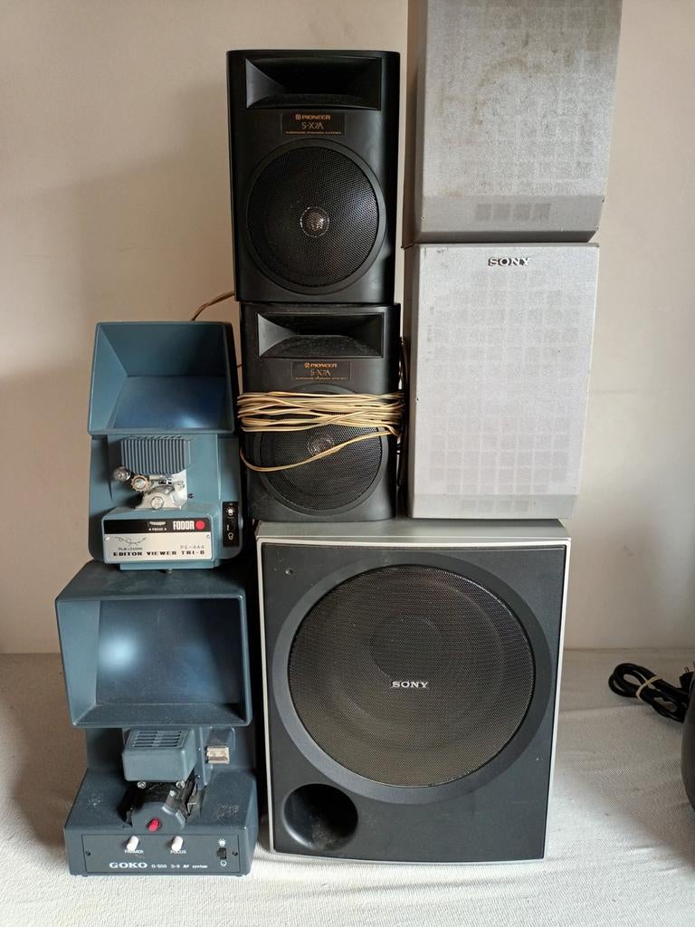 Diverse luidsprekers en filmprojectoren - Vintage set, Audio, Tv en Foto, Luidsprekers, Ophalen, Gebruikt, 60 tot 120 watt, Complete surroundset