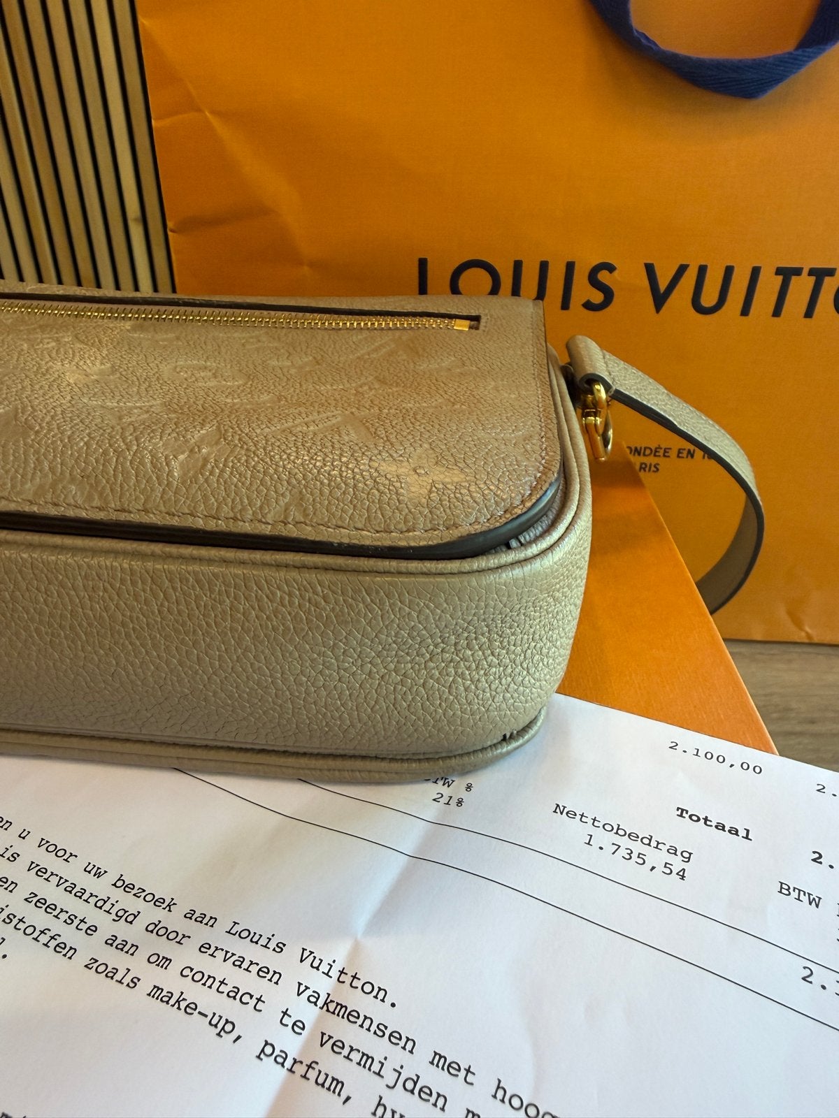 Louis Vuitton Pochette Metis Empreinte Taupe 2022 met bon, Lv lv, Schoudertasje, Ophalen of Verzenden, Zo goed als nieuw