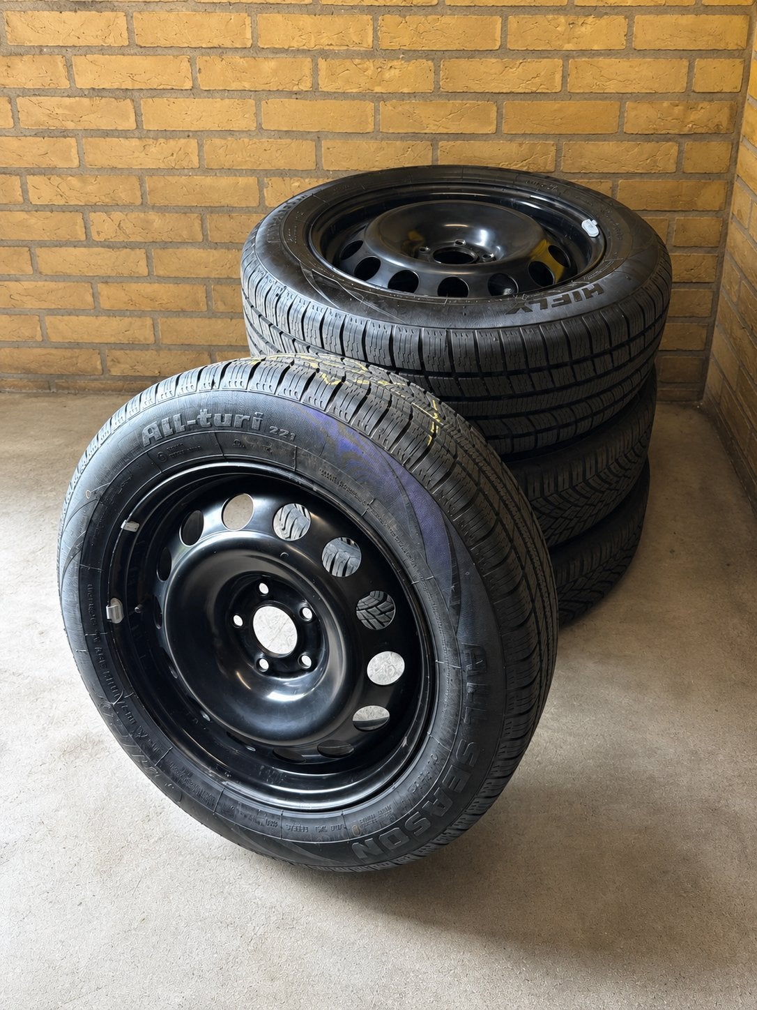 Stalen velgen + all-season banden 5x108, Auto-onderdelen, Banden en Velgen, Ophalen, 16 inch, Banden en Velgen, 205 mm