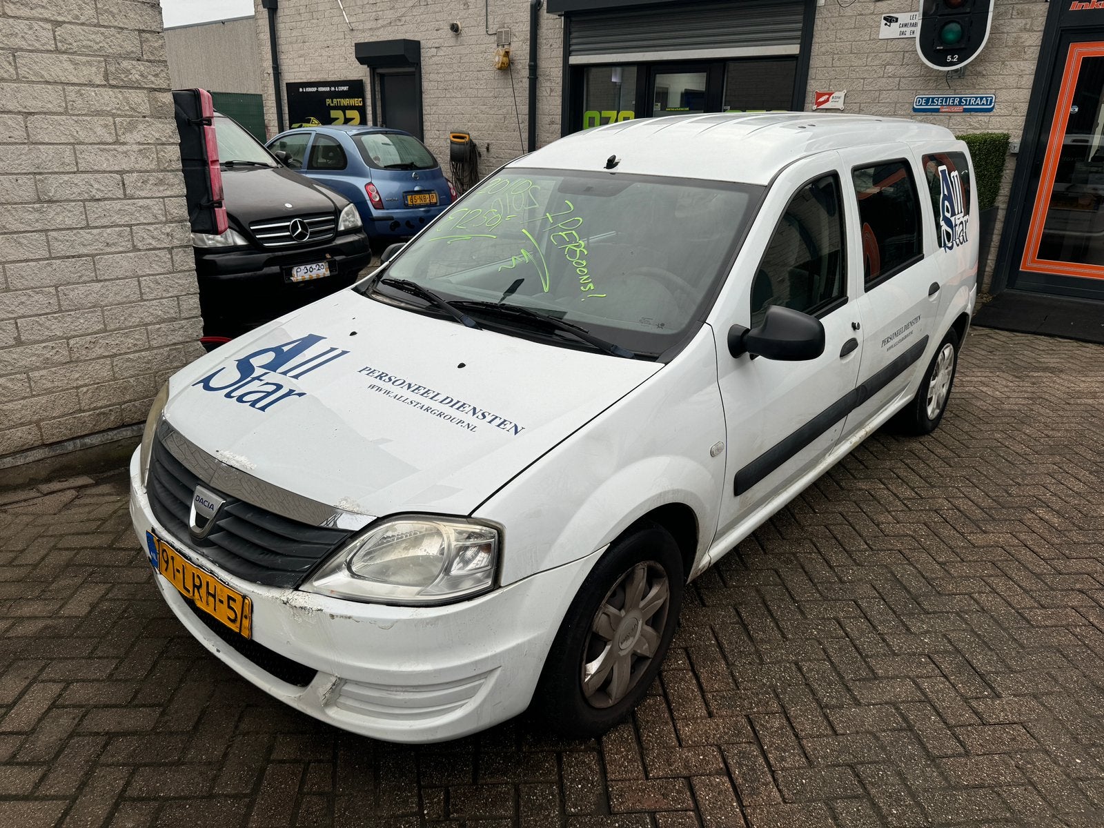 Dacia Logan 1.6 MCV 64KW 7P 2010 Wit EXPORT, Auto's, Dacia, Bedrijf, Logan, Benzine, E, Stationwagon, Handgeschakeld, Origineel Nederlands
