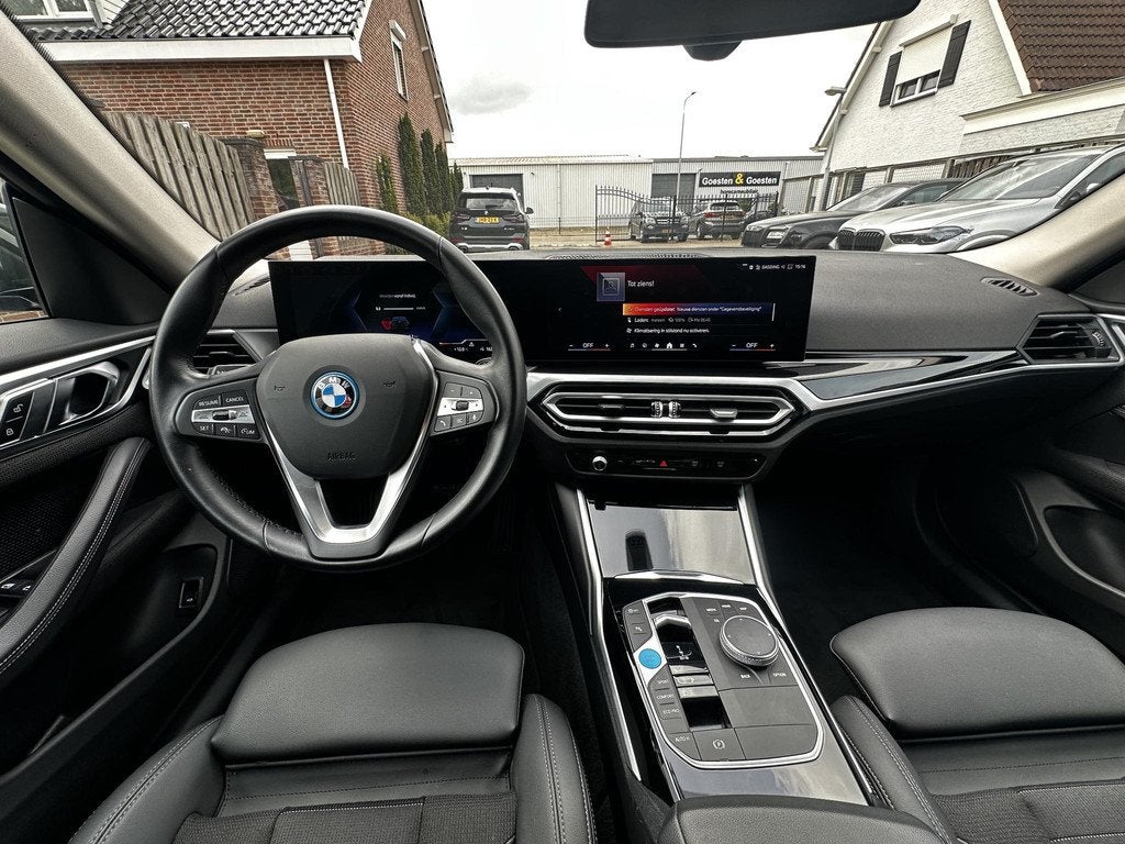 BMW i4 eDrive35 70 kWh, Achterwielaandrijving, Gebruikt, Leder en Stof, 31 min