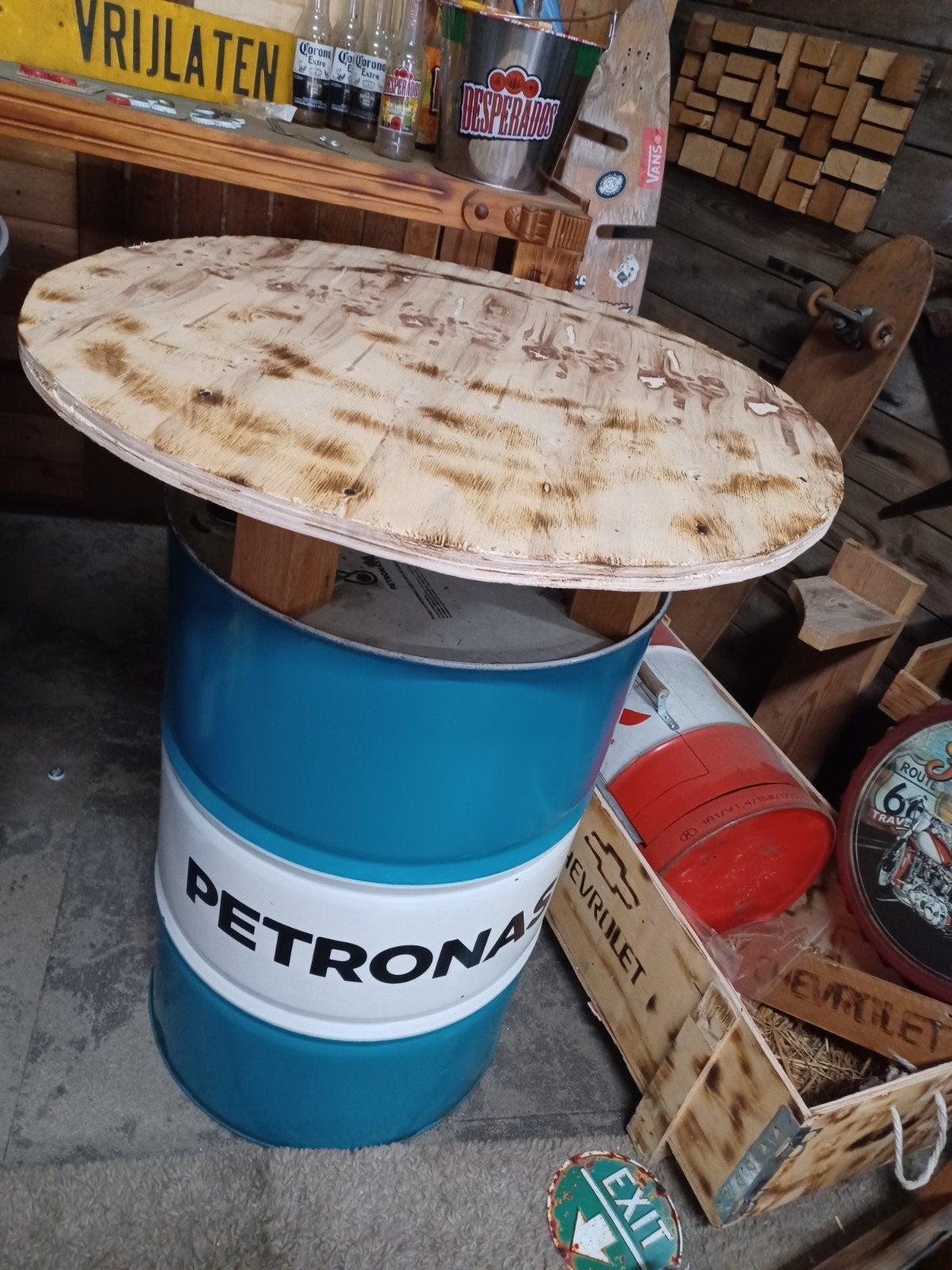Unieke Sta-tafel met Petronas Olievat - Mancave/Terras, Ophalen, Gebruikt
