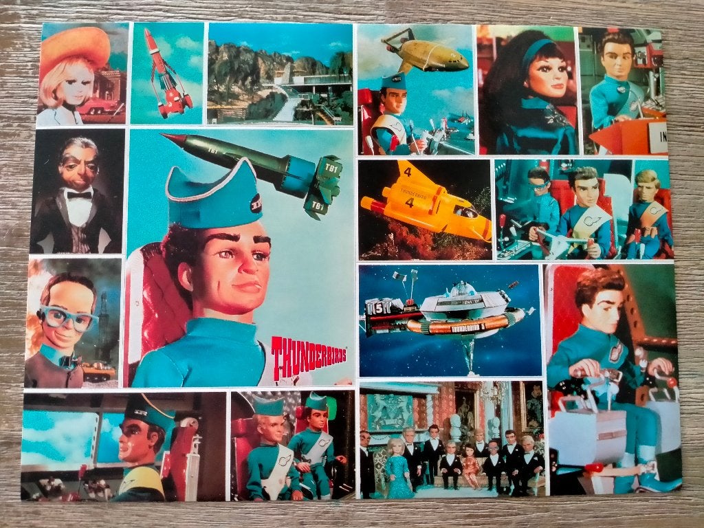Thunderbirds tv serie tekenfilm vintage stickervel sticker 1, Verzenden, Zo goed als nieuw, Strip of Tekenfilm
