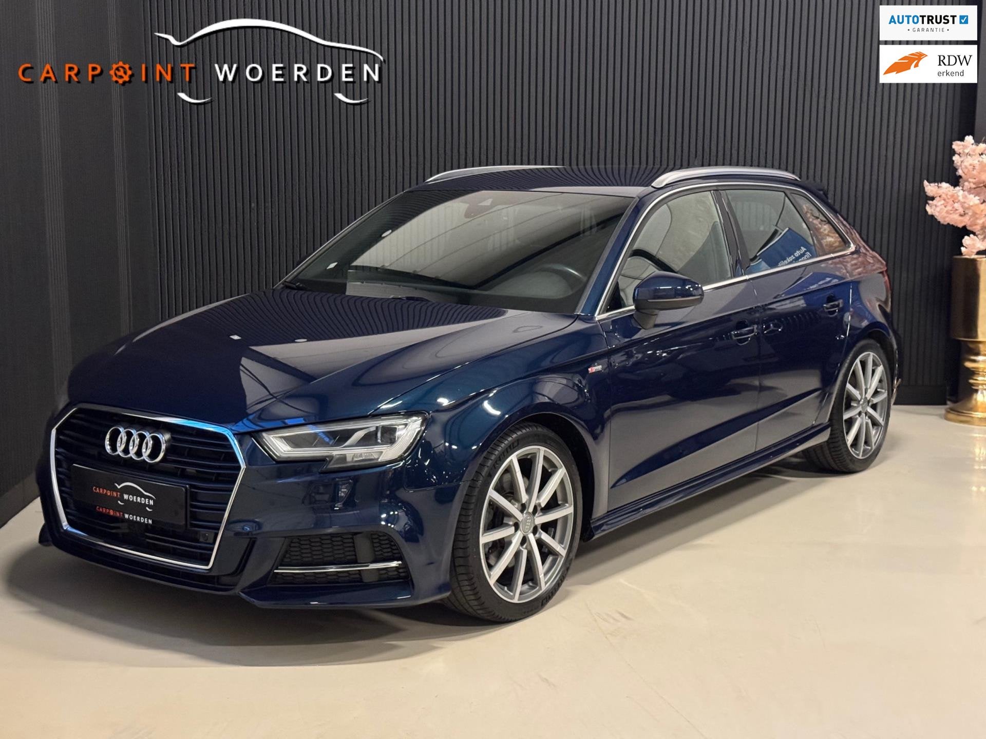 Audi A3 SPORTBACK 40 TFSI S-LINE | VIRTUAL | B&O | KEYLESS |, Blauw, Leder, Bedrijf, 1600 kg