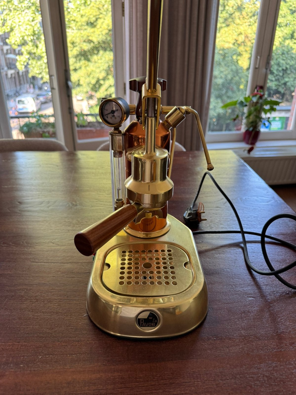 La Pavoni - Europiccola (goud), 10 kopjes of meer, Ophalen of Verzenden, Zo goed als nieuw, Espresso apparaat