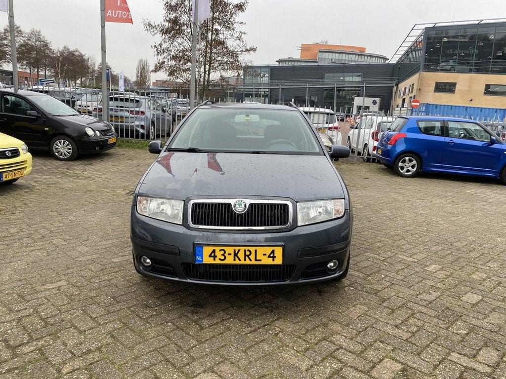 Skoda Fabia Combi 1.2-12V Ambiente,Airco,Cruisecontrol,Bleut, Auto's, Voorwielaandrijving, 750 kg, 1198 cc, 49 €/maand