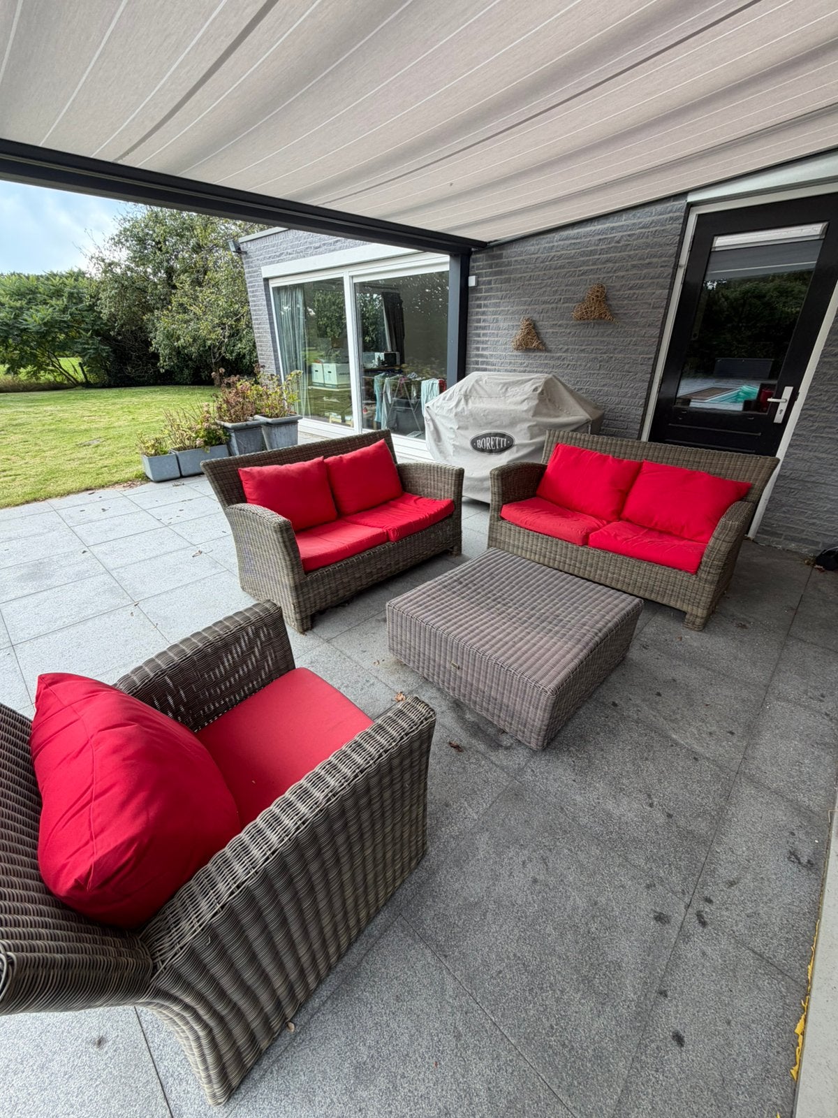 Loungeset + 2 ligbedden – luxe bellagio tuinset, Ophalen, Zo goed als nieuw, Wicker, Hocker