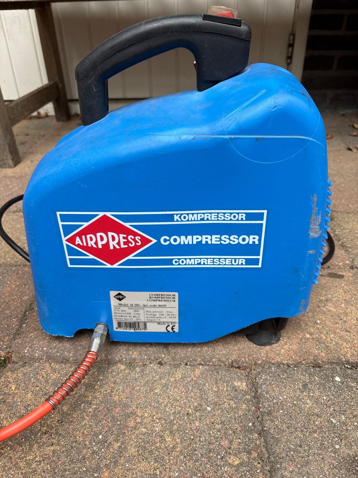 AIRPRESS Compressor met blaaspistool en slang, Gebruikt, 6 tot 10 bar, Ophalen of Verzenden, Minder dan 200 liter/min