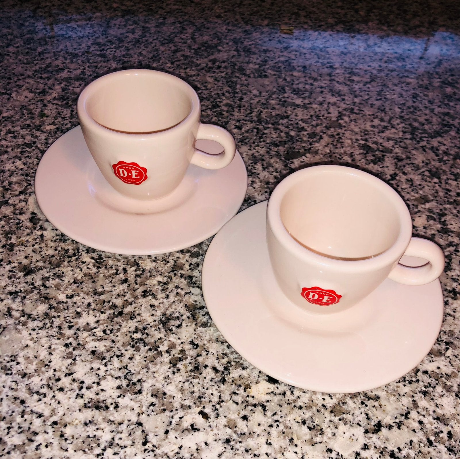 Douwe Egberts espresso kop en schotel van MOSA, Ophalen of Verzenden, Zo goed als nieuw, Overige stijlen, Kop(pen) en/of Schotel(s)