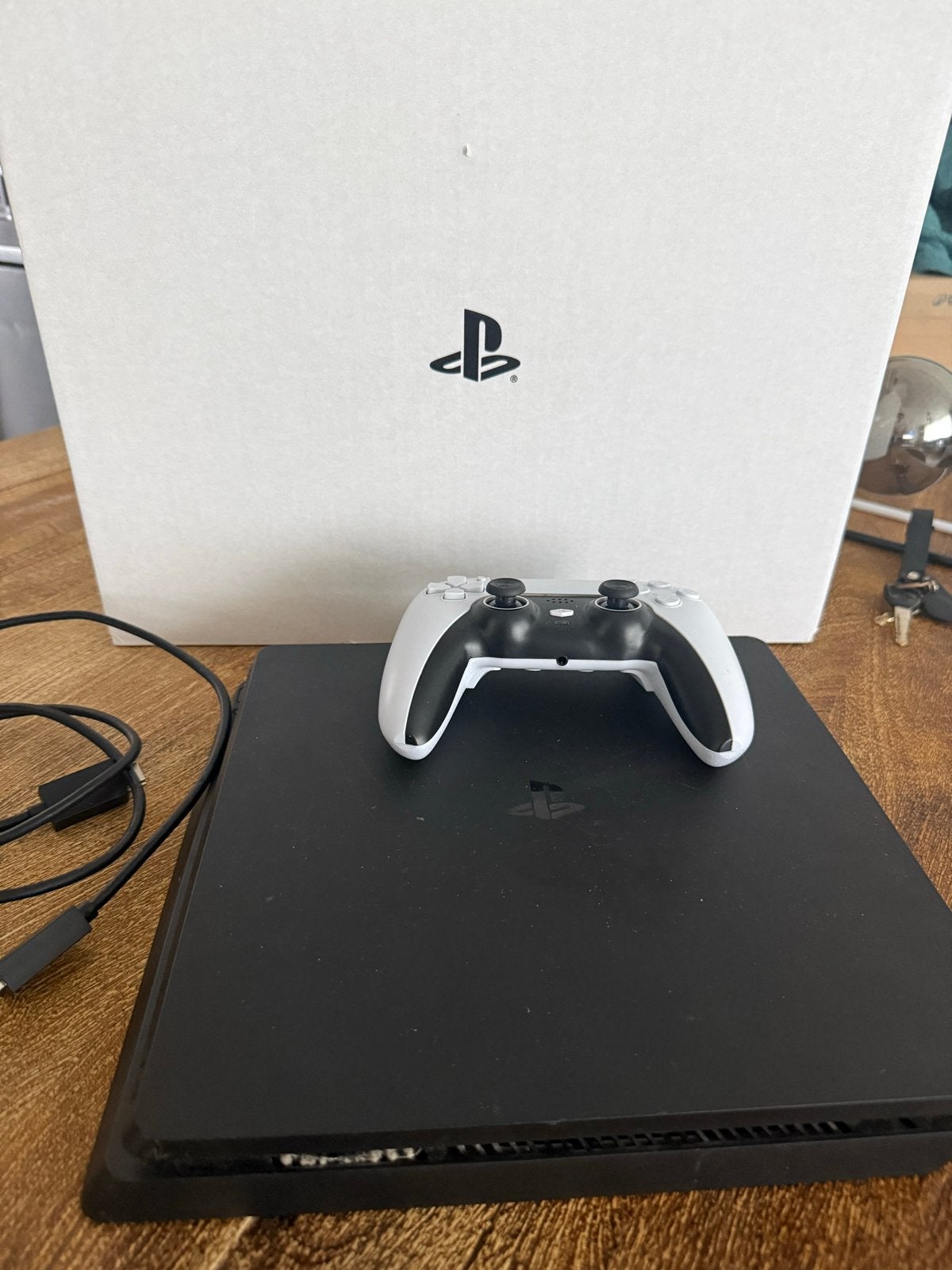 PlayStation 4 Slim met controller en kabels, Spelcomputers en Games, Ophalen of Verzenden, Met 1 controller, Slim, 500 GB