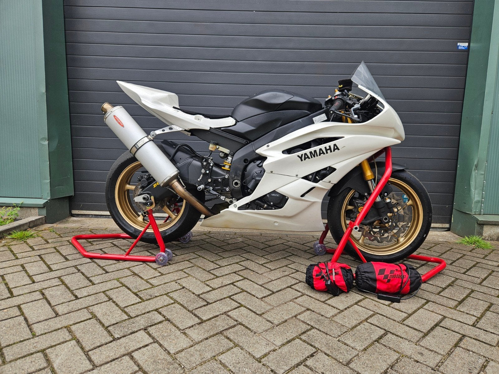 Circuit R6, Ophalen, Gebruikt
