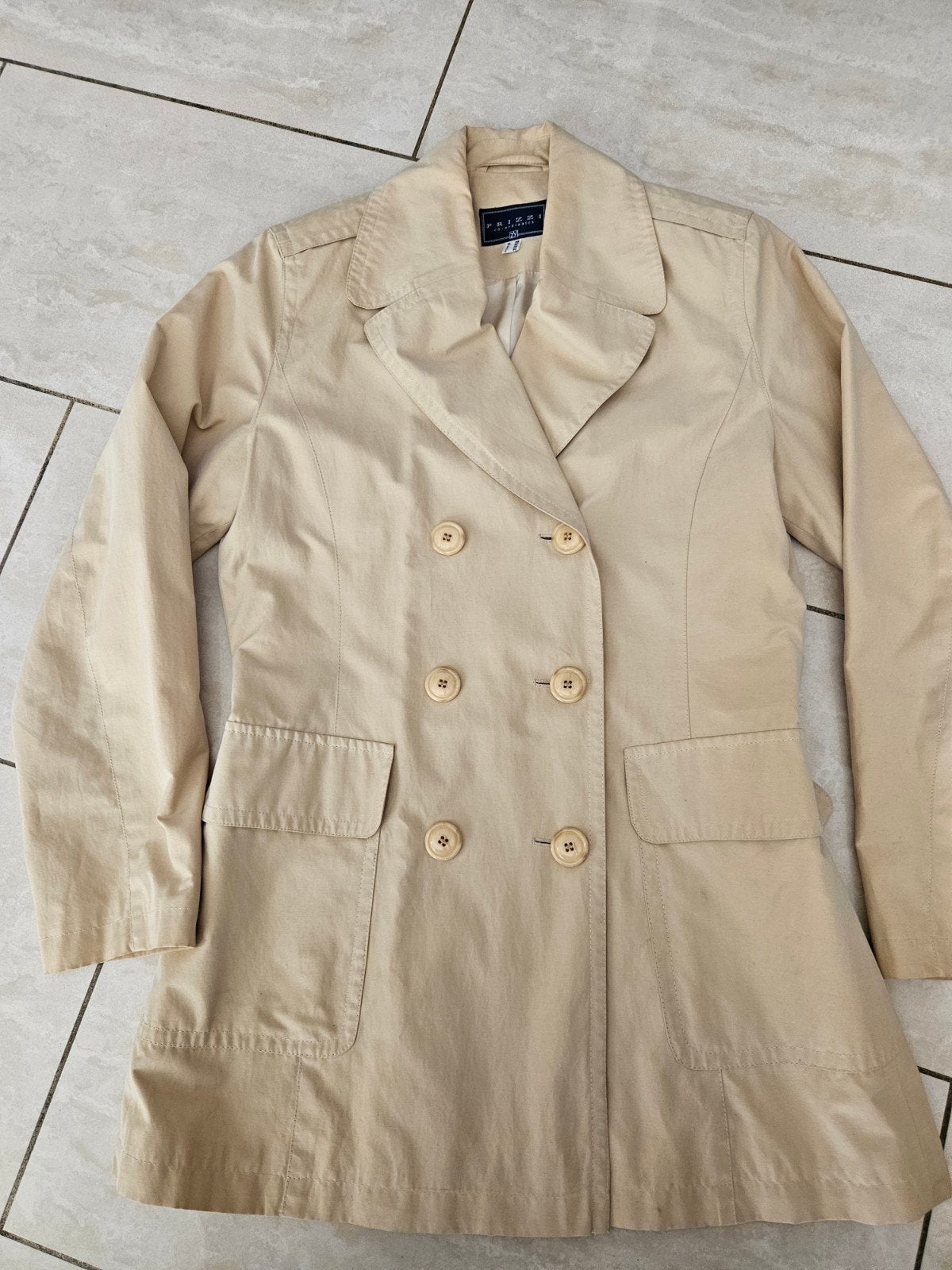 Prizzi beige trenchcoat maat 38/40 (M), Maat 38/40 (M), Primark, Beige, Ophalen of Verzenden