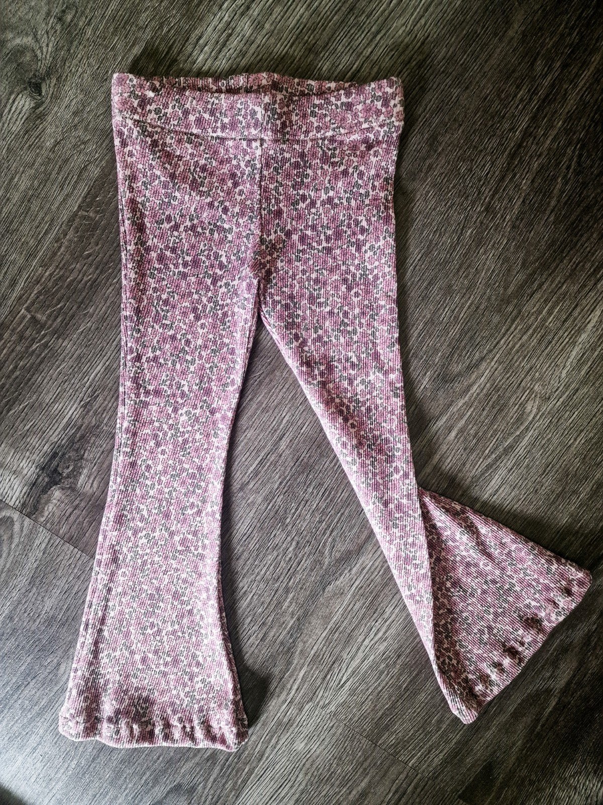 Handgemaakte flared broek in verschillende maten, Ophalen of Verzenden, Nieuw, Handgemaakt, Meisje
