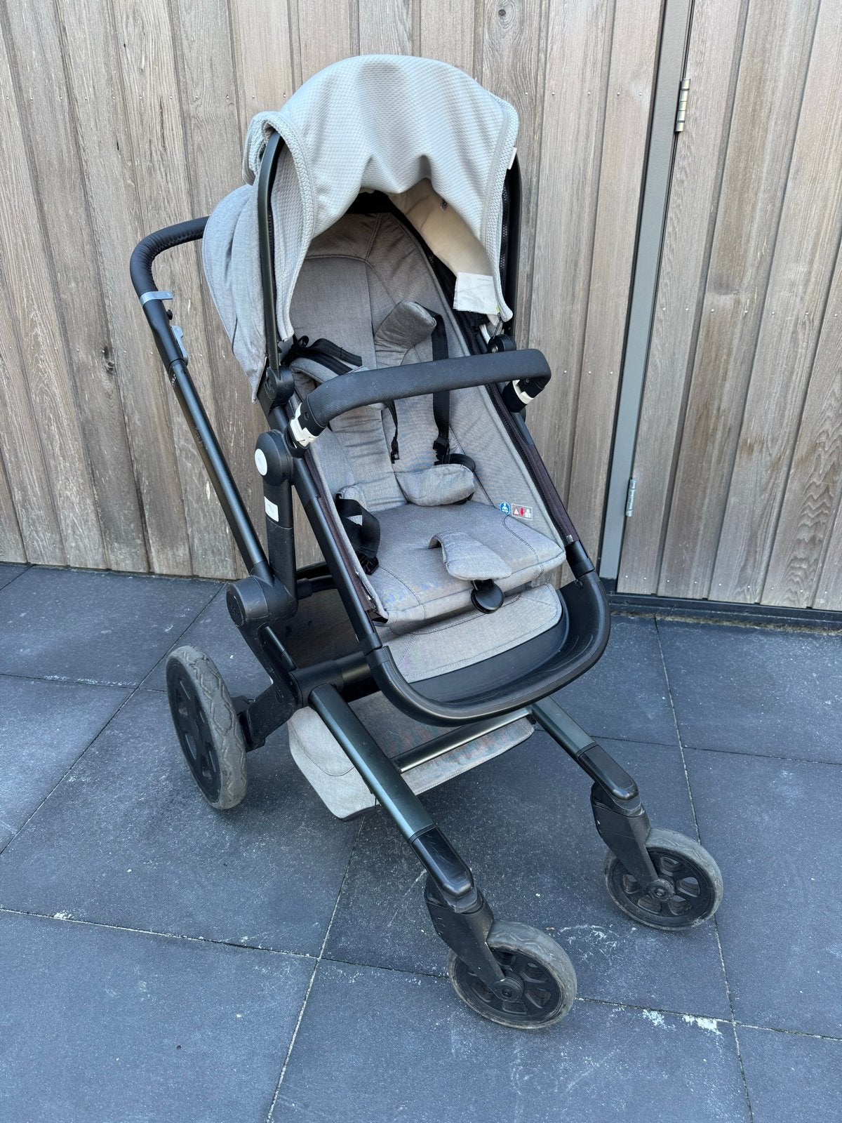 Joolz Day 3 Grijs/Zwart Kinderwagen Complete Set, Gebruikt, Combiwagen, Met reiswieg, Ophalen