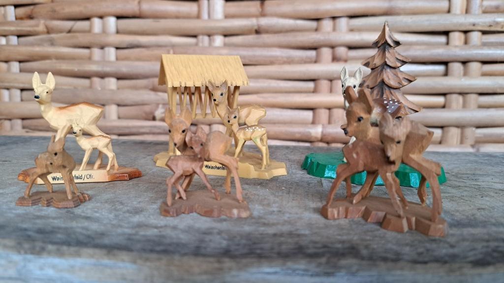 miniatuur houten figuurtjes ree hert gewei, Ophalen of Verzenden, Zo goed als nieuw, Hert, Beeldje of Figuurtje
