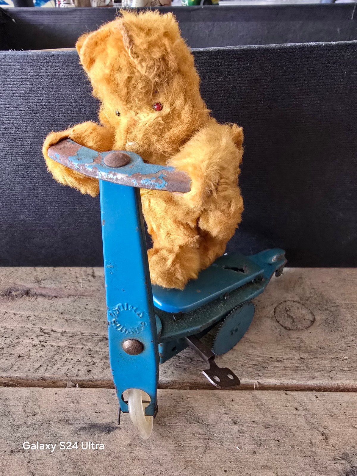 Vintage wind-up speelgoed beer op een step,, Ophalen of Verzenden