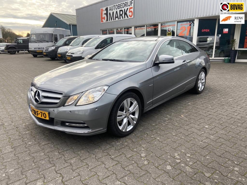 Mercedes-Benz E-klasse Coupé 200 CGI Elegance, Auto's, Mercedes-Benz, Euro 5, Achterwielaandrijving, Zwart, 4 cilinders