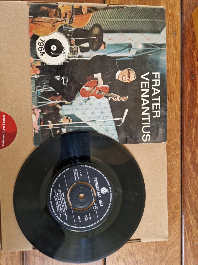 Frater Venantius - Premieplaat 1964 (Single), Fotohoes, Ophalen of Verzenden, Gebruikt, Nederlandstalig