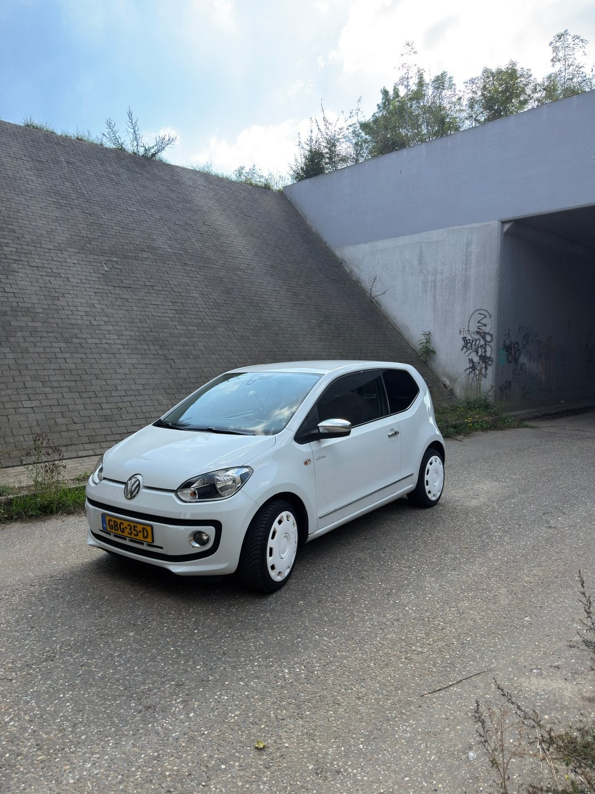 Volkswagen up! 1.0 3-DRS 2012 White Edition