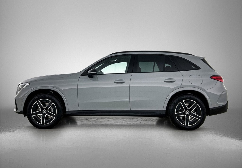 Mercedes-Benz GLC 300e 4MATIC Business Solution AMG | Advanc, Auto's, Mercedes-Benz, Automaat, Zwart, 2255 kg, Plug-in hybride