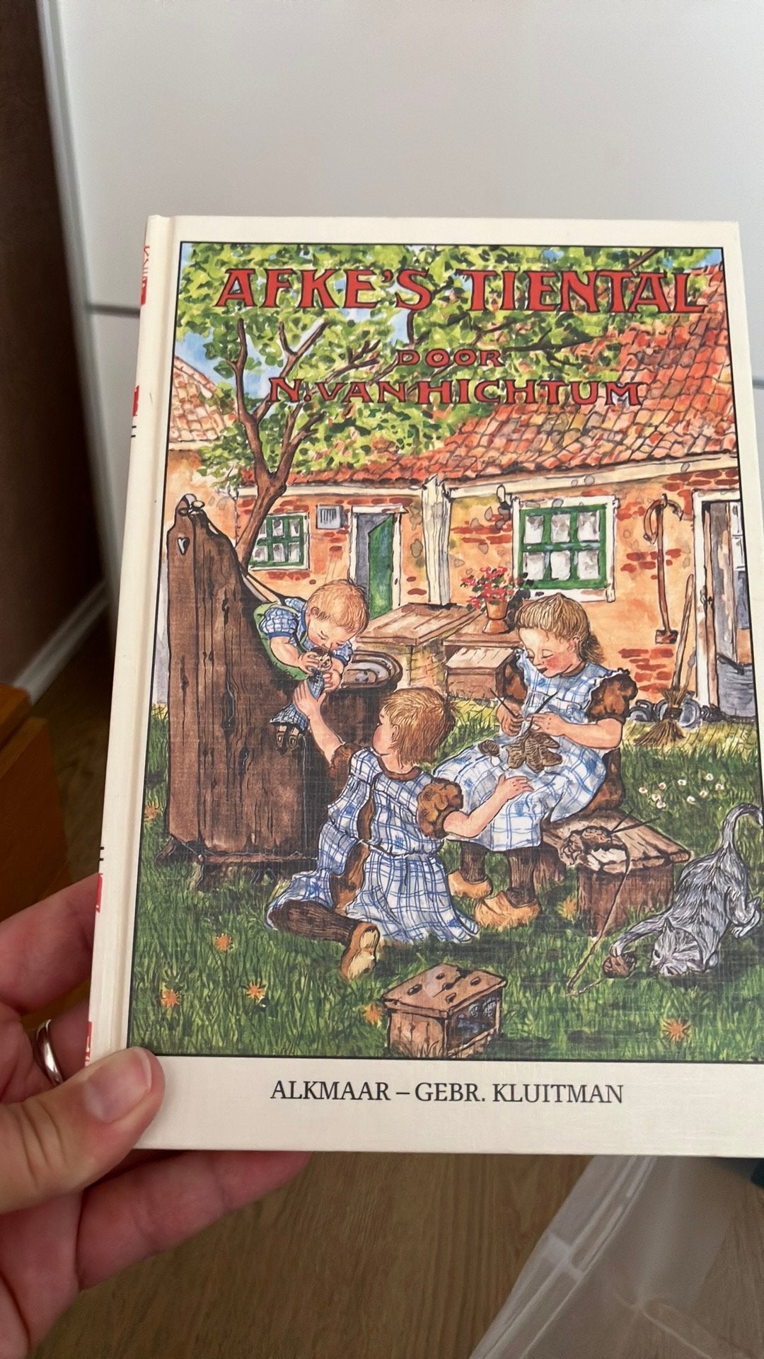 Afke’s Tiental door N. van Hichtum, Ophalen of Verzenden, Zo goed als nieuw