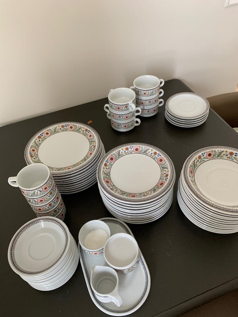 Te koop Mosa Maastricht servies, Huis en Inrichting, Keuken | Servies, Ophalen, Gebruikt, Bord(en), Overige stijlen