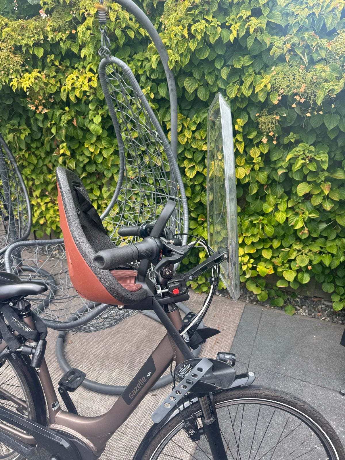 Thule Yepp Nexxt Mini fietszitje met windscherm, Fietsen en Brommers, Fietsaccessoires | Fietsstoeltjes, Ophalen, Zo goed als nieuw