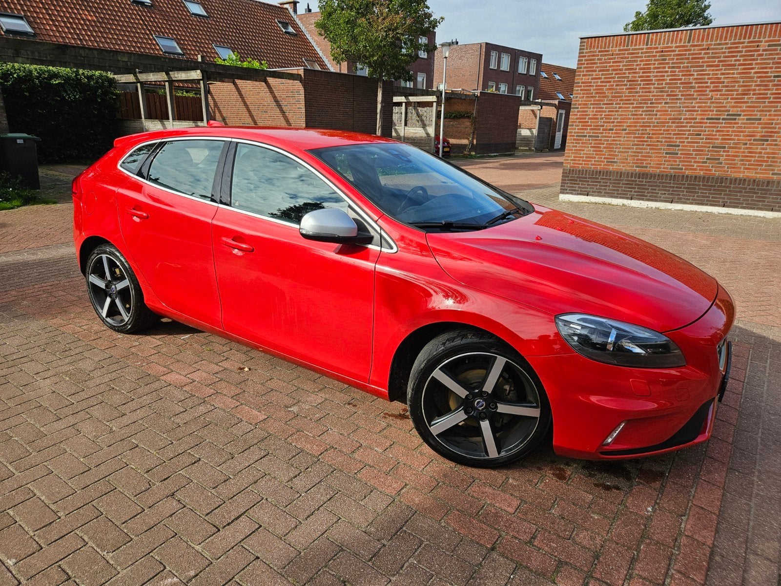 Volvo V40 2.0 D2 120PK 2015 Rood, Auto's, Voorwielaandrijving, 4 cilinders, 1969 cc, Origineel Nederlands