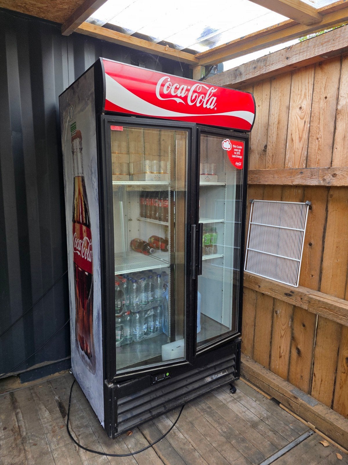 Coca-Cola koelkast met defecte voeler, Ophalen, Zonder vriesvak, 200 liter of meer, 60 cm of meer